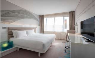 Отель The Morrison Dublin - a DoubleTree by Hilton Hotel Дублин Номер «Премиум» с кроватью размера «king-size»-2
