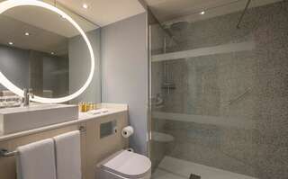 Отель The Morrison Dublin - a DoubleTree by Hilton Hotel Дублин Угловой номер с кроватью размера «king-size»-2