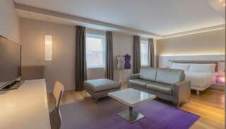 Отель The Morrison Dublin - a DoubleTree by Hilton Hotel Дублин Полулюкс с кроватью размера «king-size»-1