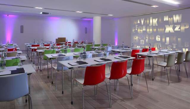 Отель The Morrison Dublin - a DoubleTree by Hilton Hotel Дублин-43